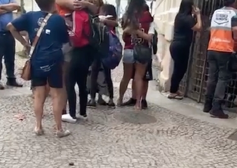 Após ataque em SP, adolescente tenta atacar colegas com faca em escola do Rio