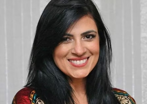 Avião com cantora Fernanda Brum pega fogo minutos após decolagem