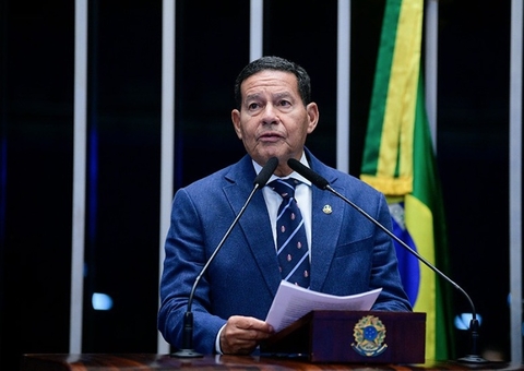 Mourão destaca regime militar de 64 como legado para a democracia