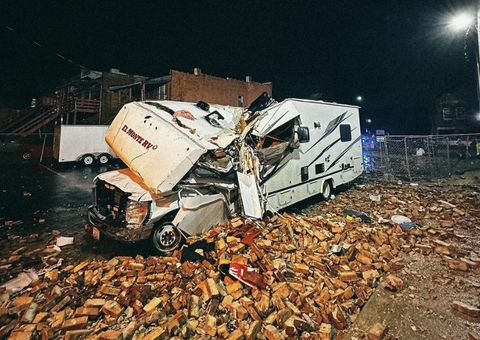 Teto de teatro desaba durante festival com banda brasileira nos EUA