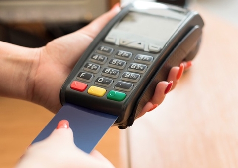 Alerta: Saiba como não cair no golpe do cartão trocado