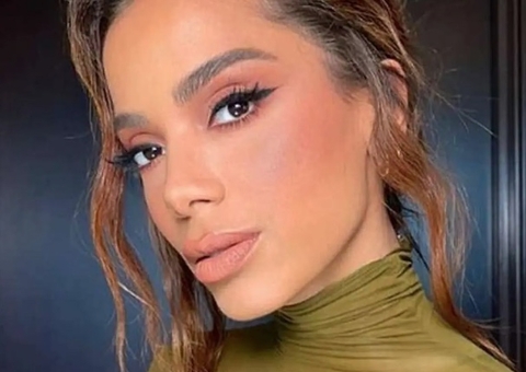 Anitta anuncia saída da Warner Music após conflitos