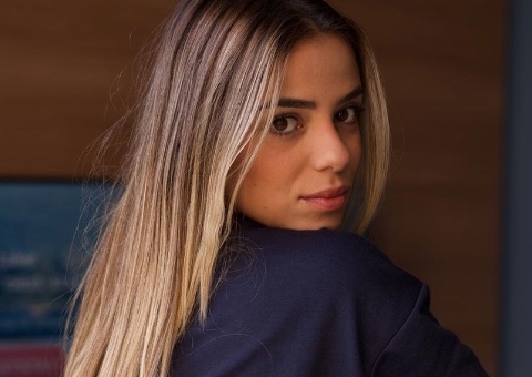 De calcinha, Key anuncia retorno ao OnlyFans após término com Gustavo