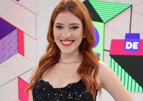 Ana Clara é flagrada em clima de romance com advogado 