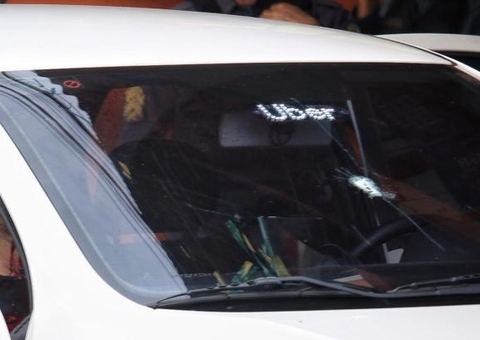 Passageiro é executado dentro de carro por aplicativo na Compensa, em Manaus