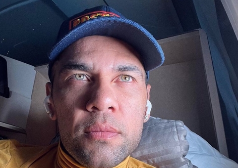 Daniel Alves admite penetração, mas diz que foi 'relação consentida'