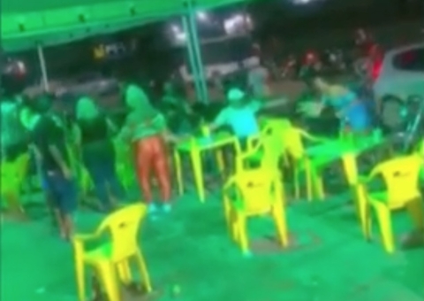 Tiroteio em frente a bar deixa dois mortos e feridos; vídeo