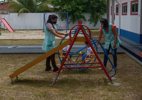 DPE auxilia vítima de violência a matricular filho em creche de Manaus