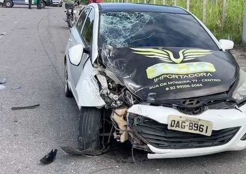 Passageiro é arremessado de moto por App em grave acidente em Manaus