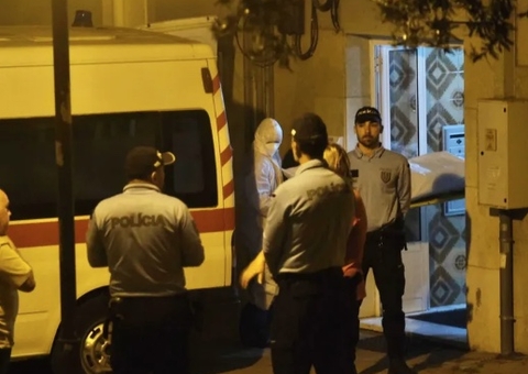 Mulher guardou cadáver do pai em casa e o vestiu com pijama durante 15 anos