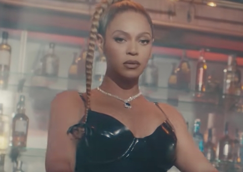 Vídeo: Fã persegue carro de Beyoncé em Paris e deixa segurança em alerta