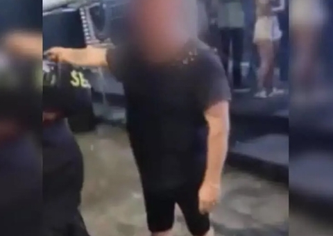 Cliente de boate é condenado após ofensas racistas contra segurança