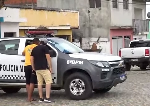 Prefeito é assassinado a tiros dentro de casa