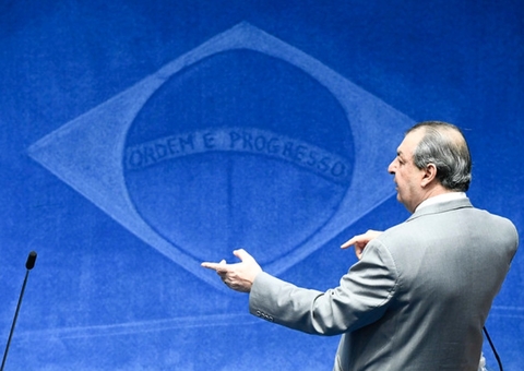 Omar Aziz é um dos favoritos do governo para comandar CPMI do 8 de Janeiro