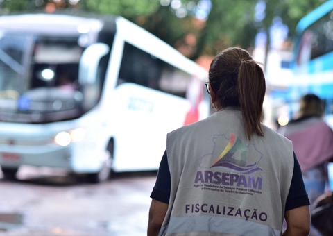 Motoristas são multados por rodar com superlotação e pneus desgastados em Manaus
