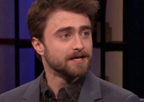 Nasce 1º filho de Daniel Radcliffe; ator é visto passeando com carrinho de bebê