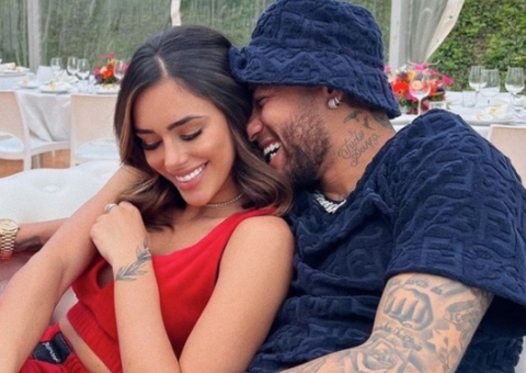 Fãs suspeitam de casamento após Bruna Biancardi fazer mistério com vestido