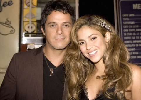 Shakira e Alejandro Sanz pretendem comprar mansão juntos, diz programa