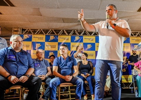 Vereador Elan Alencar se filia ao Democracia Cristã e David Almeida prestigia evento