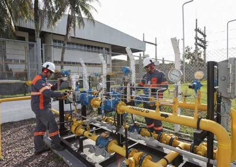 Queda no preço do gás natural entra em vigor nesta segunda-feira