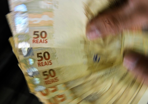 Salário mínimo de R$ 1.320 entra em vigor nesta segunda