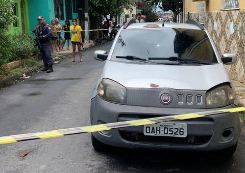 Carro é abandonado com homem morto no banco traseiro em Manaus