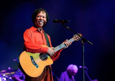 Djavan anuncia show em Manaus em agosto