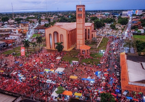 Eventos de Caprichoso e Garantido movimentam o fim de semana em Parintins