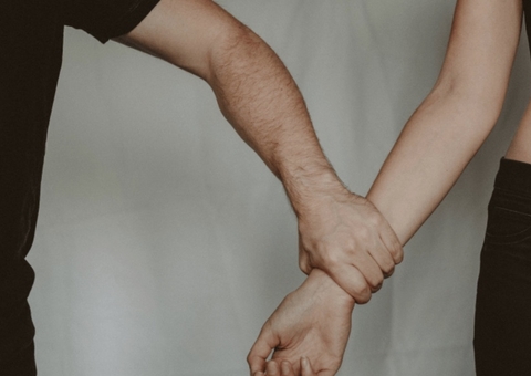 Supermercado vai pagar R$ 20 mil à funcionária assediada pelo chefe