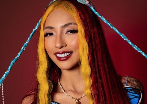 Ruivinha de Marte 'abandona' mechas amarelas e muda visual; Veja resultado