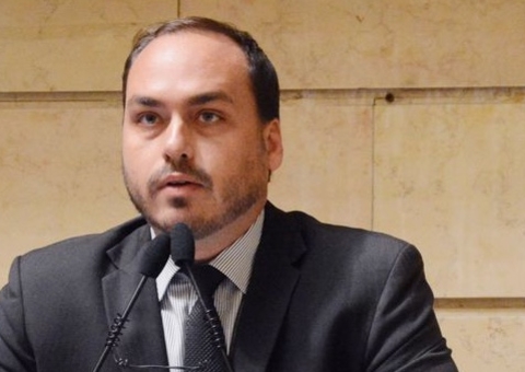 Laudo comprova prática de 'rachadinha' no gabinete de Carlos Bolsonaro