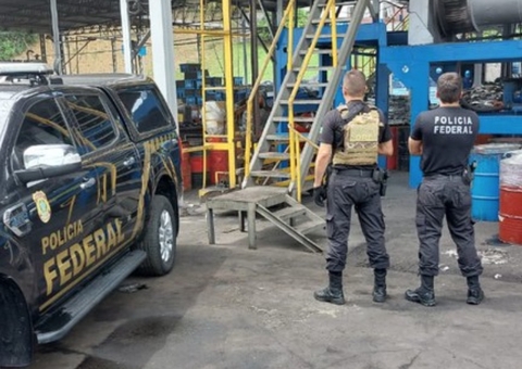 PF incinera 1,7 tonelada de maconha em Manaus