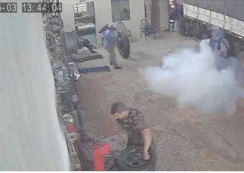 Vídeo: Pneu de caminhão explode e mata mecânico em borracharia