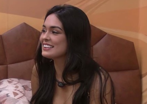 Ex-BBB Larissa troca lentes dos dentes e mostra novo sorriso