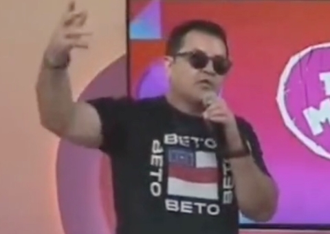 Vídeo: Beto Barbosa se irrita com pergunta e abandona programa ao vivo