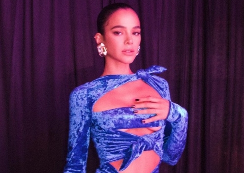 Bruna Marquezine posa nua e arranca elogios dos seguidores: 'perfeita'