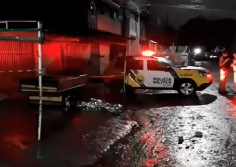 Adolescente morre eletrocutado ao tentar se proteger de chuva