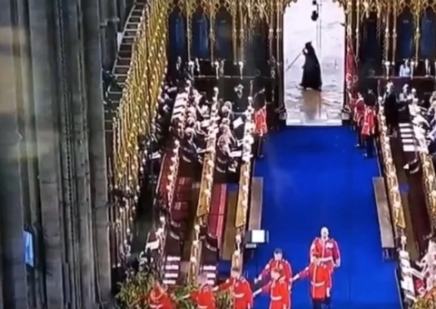 Imagem de mulher misteriosa em coroação de Rei Charles viraliza: 'Betinha veio'