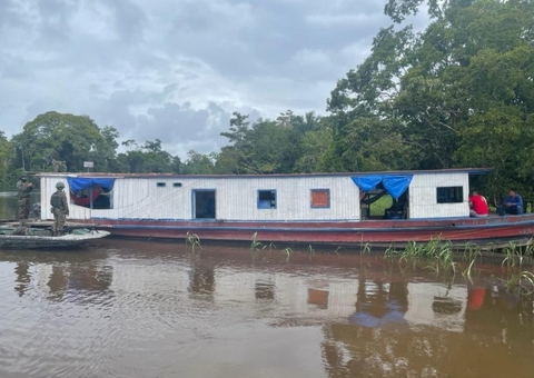 Operação Ágata apreende barco com drogas, ouro e munições