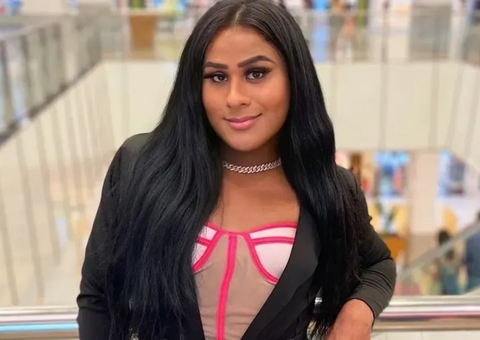 Influenciadora trans Flávia Big Big morre aos 26 anos
