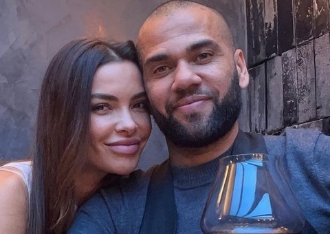 Ex de Daniel Alves, Joana Sanz visita jogador em seu aniversário de 40 anos
