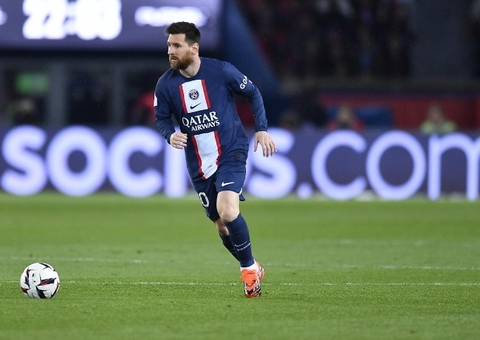 Messi volta a treinar no PSG após suspensão por viagem à Arábia Saudita