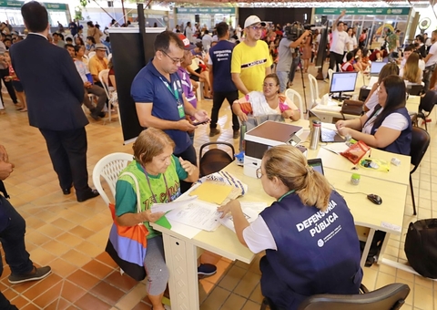 Manaus tem mutirão para emissão da nova carteira de identidade e certidão de nascimento