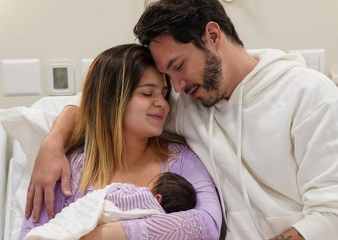 Viih Tube posta fotos do rostinho de Lua em ensaio encantador