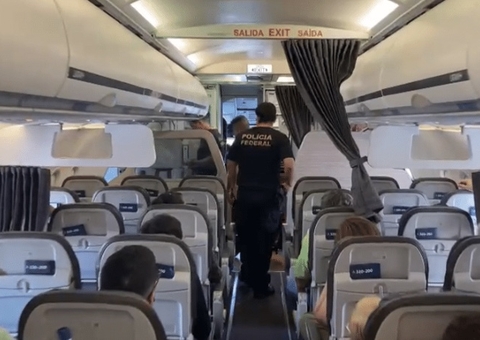 Homem é preso dentro de avião por dívida de quase R$ 30 mil em pensão