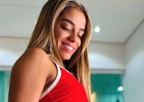 Key Alves erra bandeira do México em tatuagem e internautas apontam: 'é da Itália'