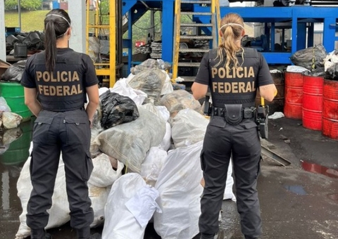 PF incinera cerca de 1,4 tonelada de cocaína e maconha em Manaus