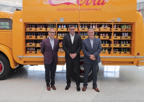 Wilson Lima visita sede da Coca-Cola nos EUA para renovar parceria 
