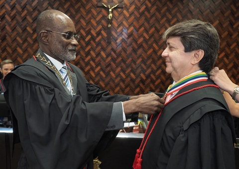 Alberto Bezerra de Melo é empossado novo desembargador do TRT-11