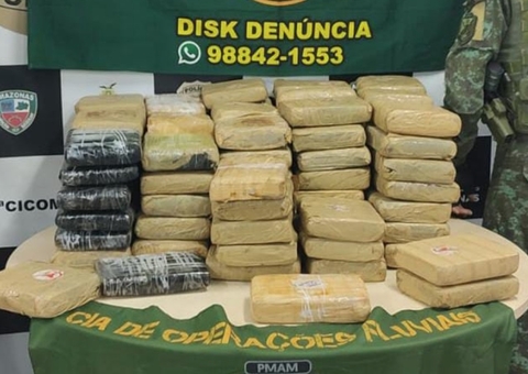 Dupla é presa com mais de 100 quilos de drogas em embarcação em Manaus